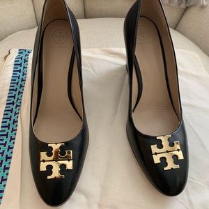 Tory Burch Black Raleigh Wedge Size 10